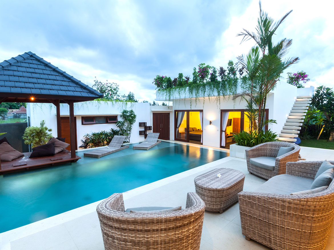 051 Villa with pool